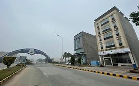 Multazam Heights, Dha Phase 8 - 3 Bedrooms Luxury Apartments
